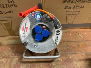 Strāvas sadalītājs