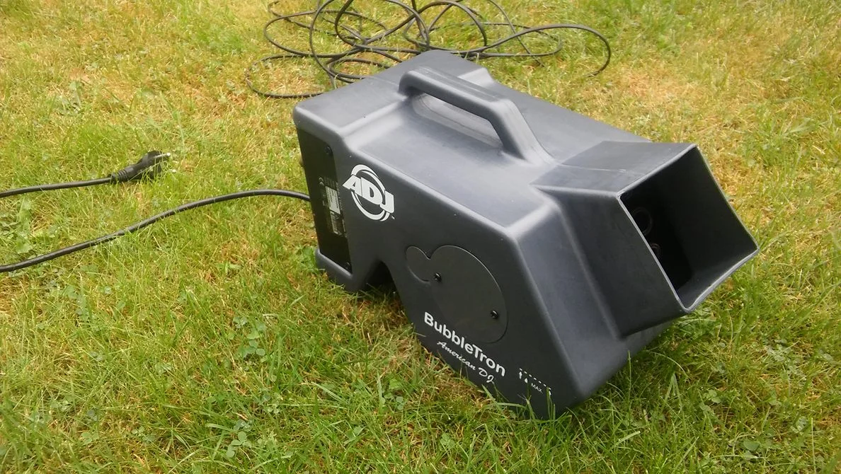 Elektriskā ziepju burbuļu pūtēja noma