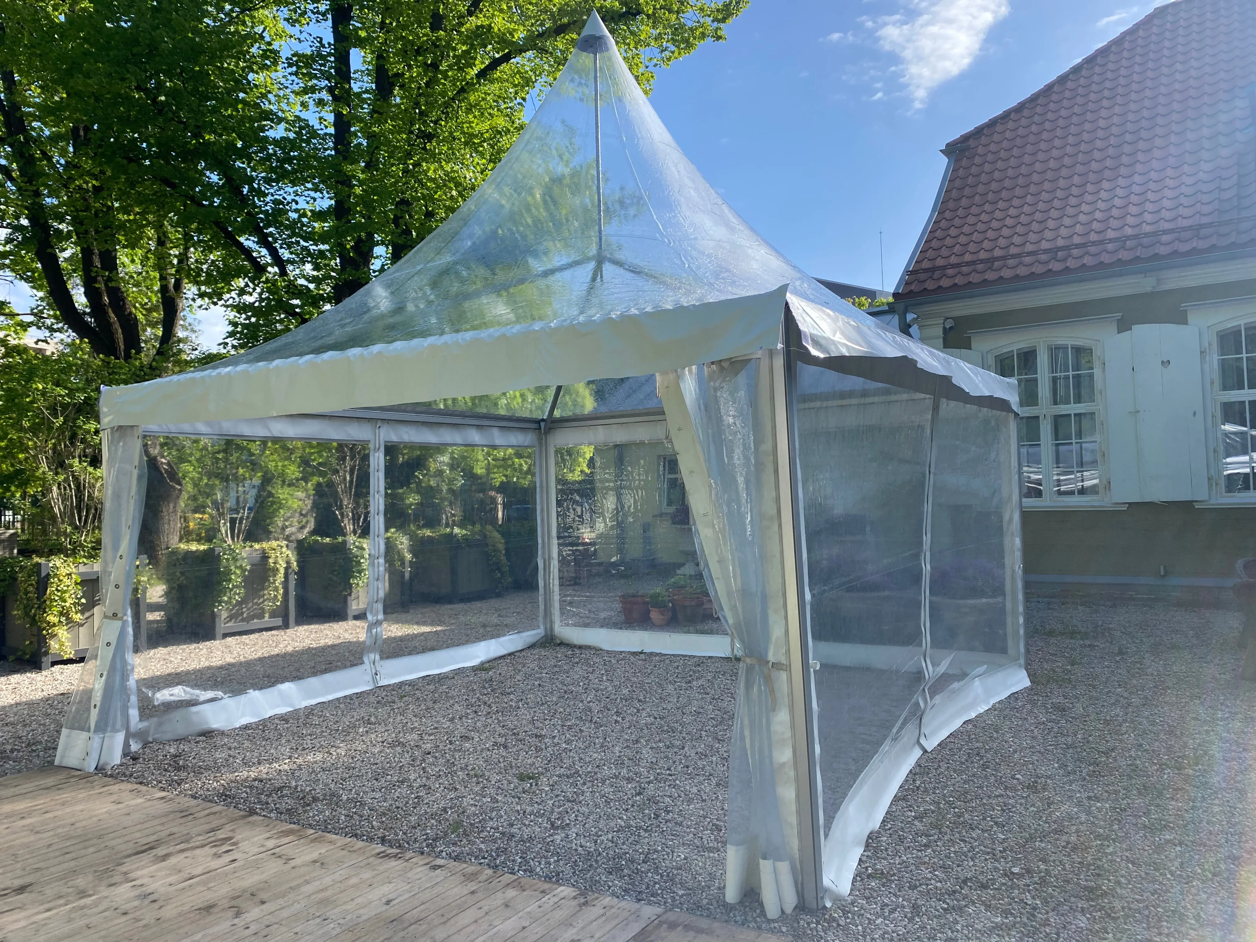 Caurspīdīga pagoda (5x5m)