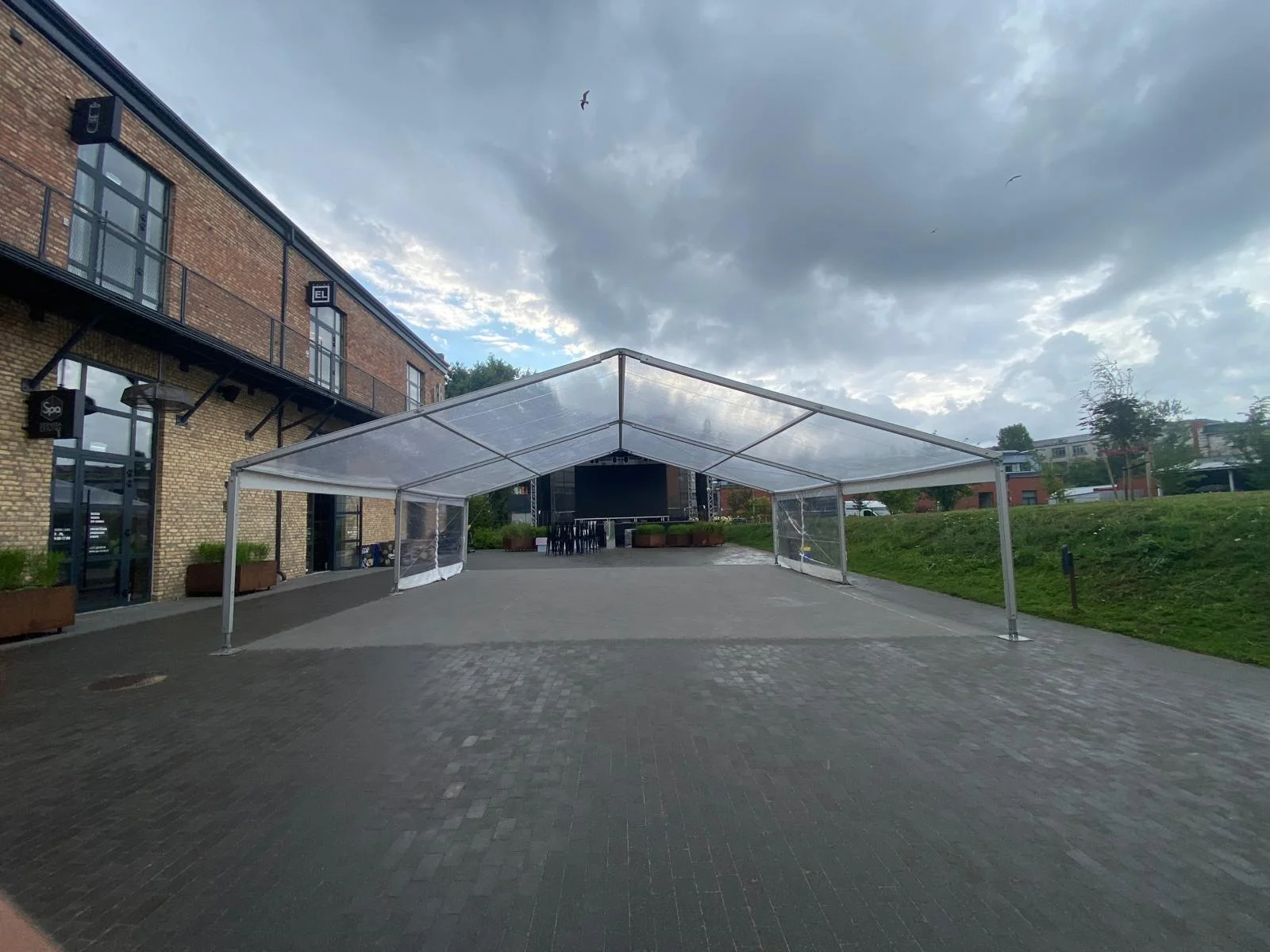 Caurspīdīga 10x15m telts