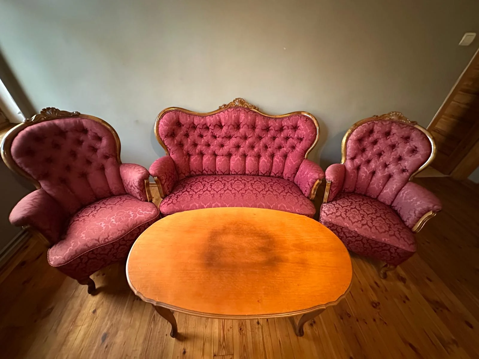 Antīks koka galdiņš